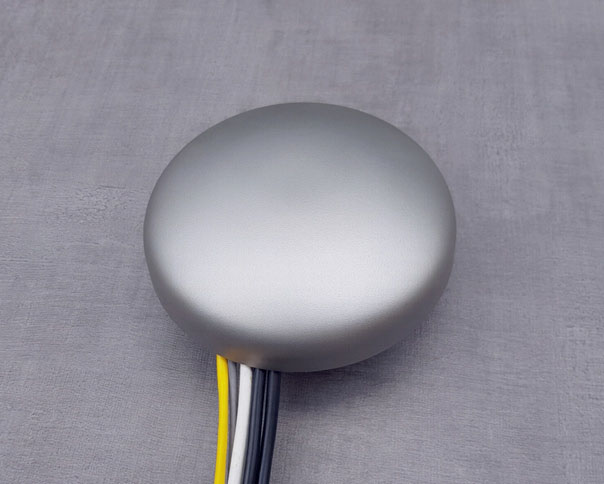 Floor socket with cable dome and rain cover